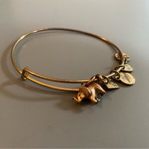 🐘 Alex & Ani Elephant Charm Bangle Bracelet 💛